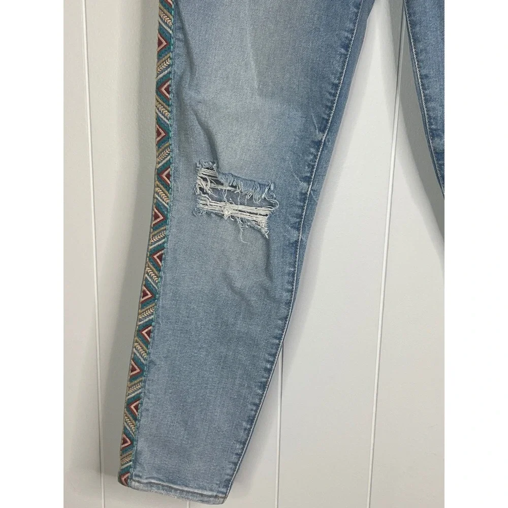 NWT Driftwood Gizelle Tucson Intentionally Distressed Light Wash Jeans Size 26‎